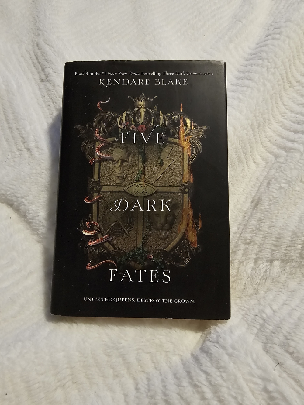 [Hardcover] Five Dark Fates - Kendare Blake (Book 4)
